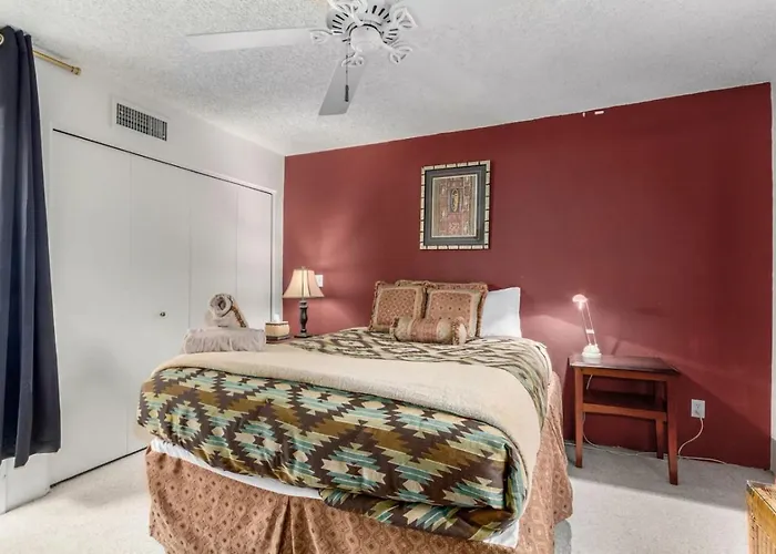 Stylish 2br With Gym, Pool And Hot Tub Access Apartment