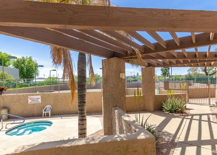 Stylish 2br With Gym, Pool And Hot Tub Access Phoenix