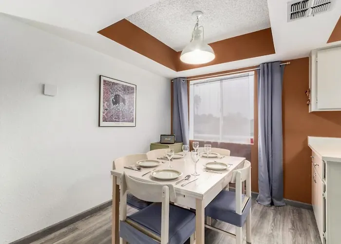 Apartment Stylish 2br With Gym, Pool And Hot Tub Access Phoenix