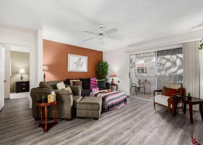 Apartment Stylish 2br With Gym, Pool And Hot Tub Access