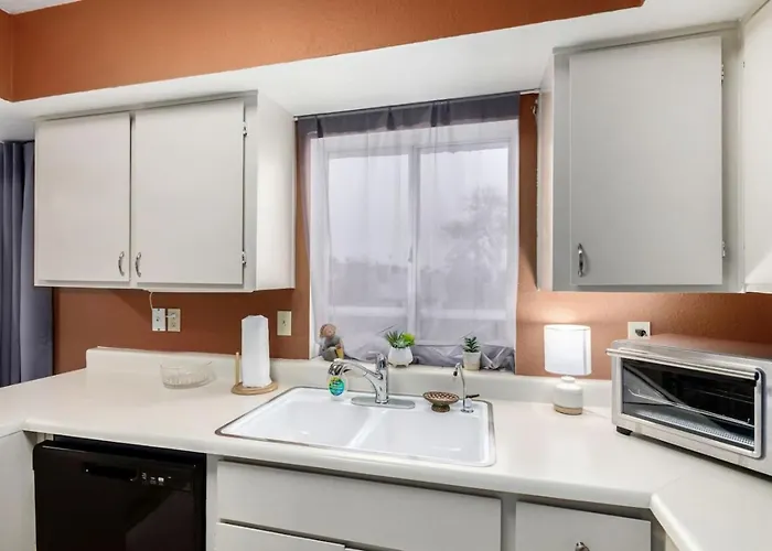 Stylish 2br With Gym, Pool And Hot Tub Access Apartament *