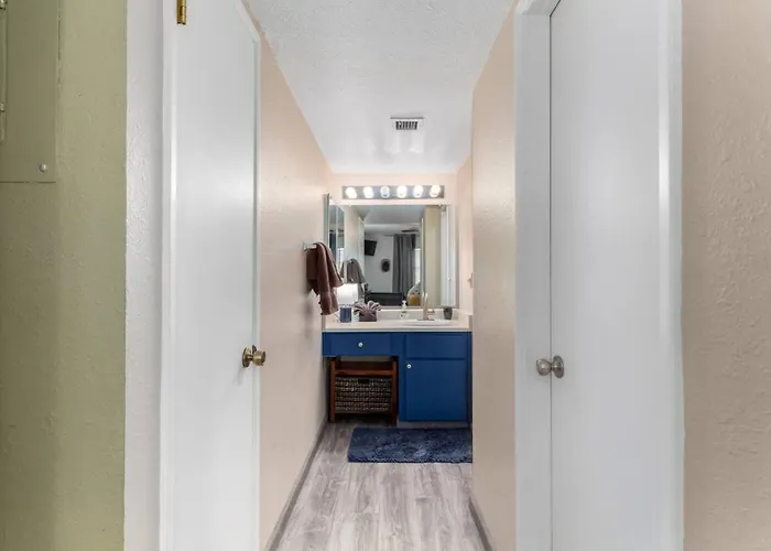 Apartment Stylish 2br With Gym, Pool And Hot Tub Access Phoenix