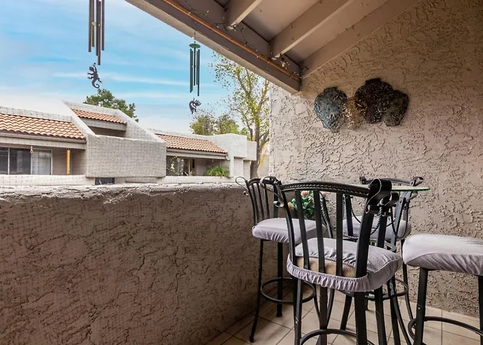 Stylish 2br With Gym, Pool And Hot Tub Access Apartment *